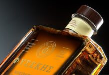 IFRAME DESIGN STUDIO ELEVATES FISEKIS AGED TSIPOURO INTO A SCULPTURAL LUXURY GIFT STATEMENT